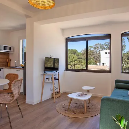 アパート Appart Casa Flo Climatise Au Calme A Calvi A 2km De La Et Du Centre カルヴィ